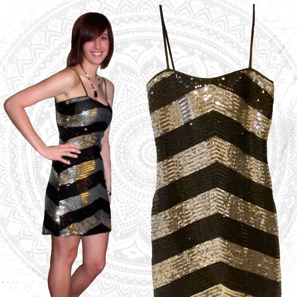 2/20 EUC Sequin Bodycon Stretchy Shiny Chevron Striped Mini Dress Sparkly NYE - Picture 12 of 12